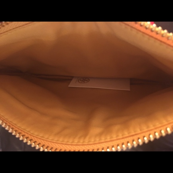 💯NWT !! Tory Burch Wristlet !! - Picture 6 of 7